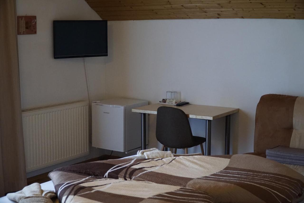 Pension-Ferienwohnung Rotar Faak am See Exterior photo